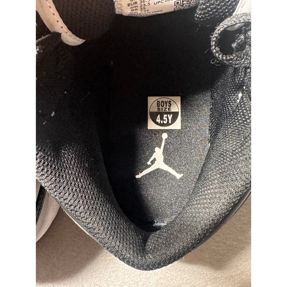 Air Jordan 1 Mid Older Boys Sneakers Boys 4.5Y White Gray Leather Athletic Logo - Picture 9 of 11